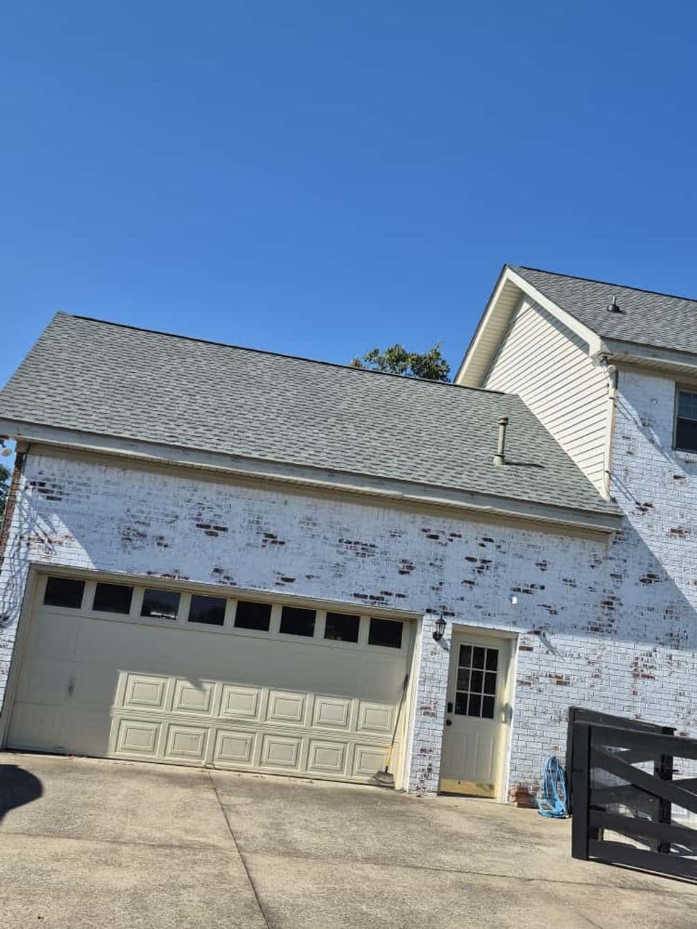 Gallery photos for Full Roof Replacement on a Large Cordova Home: Image #4